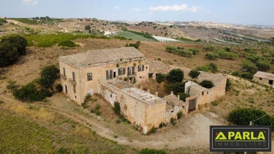 /international/it/5-via-menfi-canicatti-sicily-310104335495/
