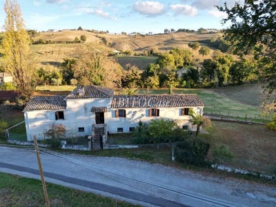 /international/it/arcevia-marche-310103769732/