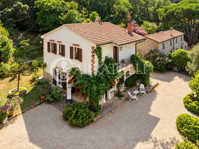 /international/it/campiglia-marittima-tuscany-310109798313/
