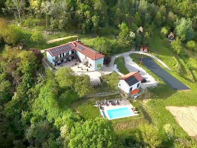 /international/it/torre-bormida-piedmont-310105822848/