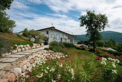 /international/it/die-adresse-erhalten-sie-vom-anbieter-costermano-sul-garda-veneto-310101515293/