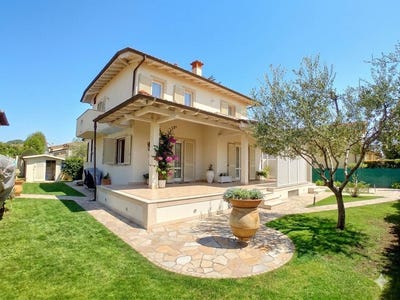 /international/it/pietrasanta-tuscany-310100714242/