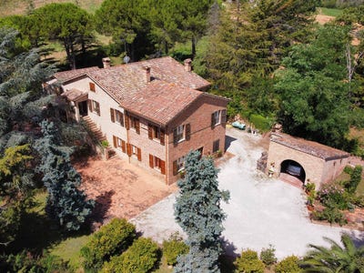 /international/it/20-piazza-a-gentili-san-ginesio-marche-310103018546/?lang=pt