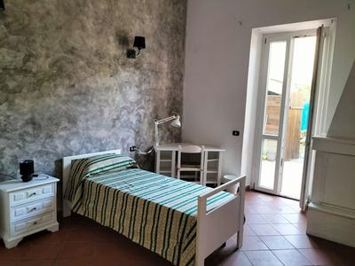 /international/it/via-primo-settembre-florence-tuscany-310093832884/