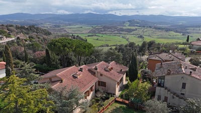 /international/it/casole-d-elsa-tuscany-310107294509/