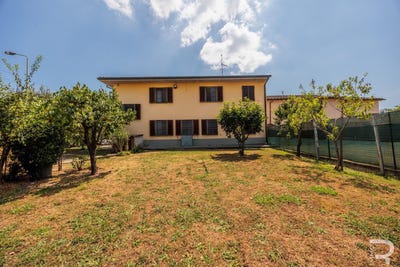 /international/it/altopascio-tuscany-310104864025/
