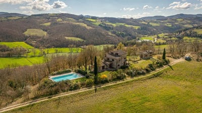 /international/it/monterchi-tuscany-310107068985/