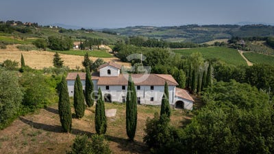 /international/it/montespertoli-tuscany-310100609206/