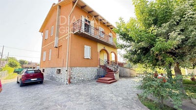 /international/it/castiglione-del-lago-umbria-310101604596/