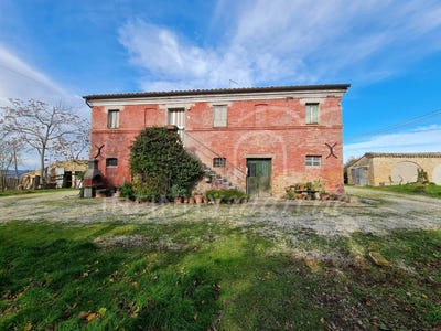 /international/it/montelupone-marche-120081670257/