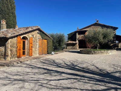 /international/it/bettona-umbria-310105628631/
