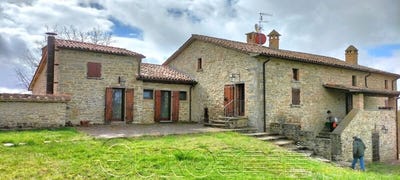 /international/it/citta-di-castello-umbria-310106283660/