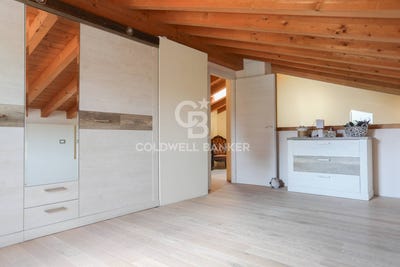 /international/it/via-iv-novembre-roe-volciano-lombardy-310109236156/?lang=pt