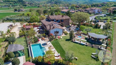/international/it/citta-della-pieve-umbria-310109797853/