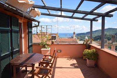 /international/it/diano-castello-liguria-310101135228/