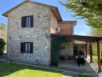 /international/it/monte-castello-di-vibio-umbria-310105811799/