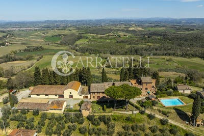 /international/it/san-gimignano-tuscany-310108129328/