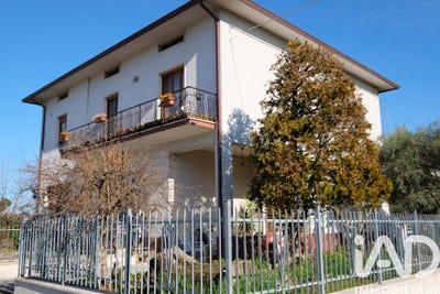 /international/it/castelbellino-marche-310105307914/