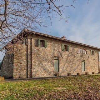 /international/it/serrapetrona-marche-310108838216/