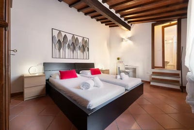 /international/it/via-senese-florence-tuscany-310093828830/