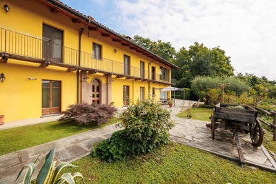 /international/it/castagneto-po-piedmont-310105408592/