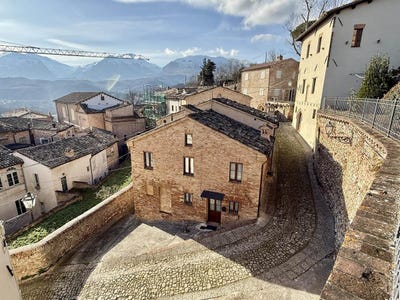 /international/it/amandola-marche-310105518289/