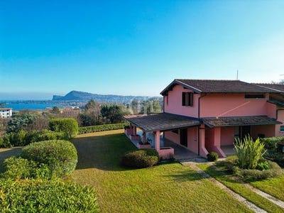 /international/it/desenzano-del-garda-lombardy-310105430051/