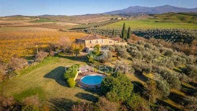 /international/it/castel-del-piano-tuscany-310103666138/