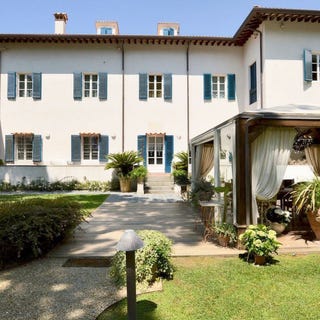 /international/it/marina-di-massa-tuscany-310107363078/