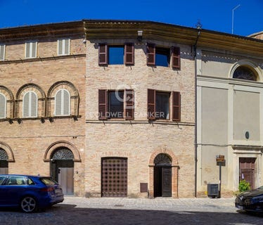 /international/it/recanati-marche-310105307688/