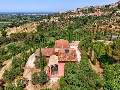 /international/it/castagneto-carducci-tuscany-310100639734/