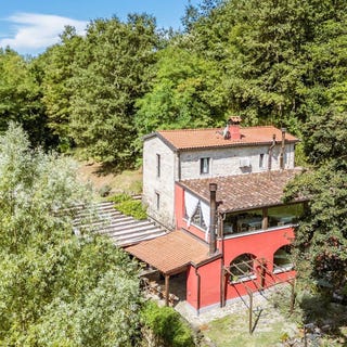 /international/it/licciana-nardi-tuscany-310108838769/