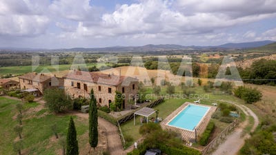 /international/it/localita-monte-cucco-snc-cinigiano-tuscany-310104062981/