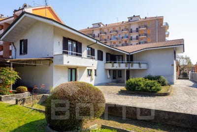 /international/it/via-tevere-11-oleggio-piedmont-310108808343/