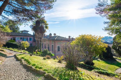 /international/it/albese-con-cassano-lombardy-310105518571/