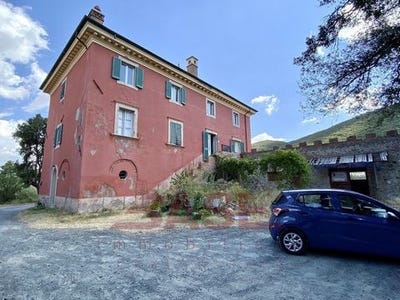 /international/it/via-giuseppe-mazzini-santa-luce-tuscany-310108271258/