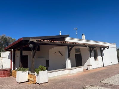 /international/it/ceglie-messapica-apulia-310110358086/