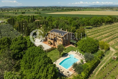 /international/it/montepulciano-stazione-tuscany-310108138259/