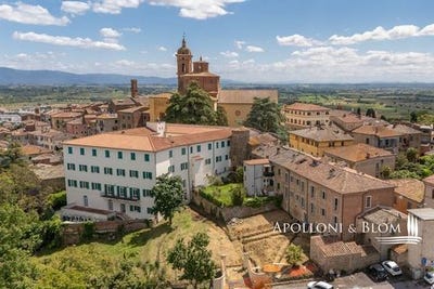 /international/it/via-vittorio-emanuele-sinalunga-tuscany-310101709716/
