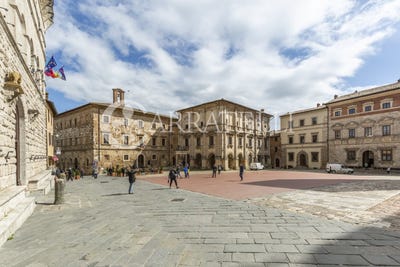 /international/it/montepulciano-tuscany-310101496974/