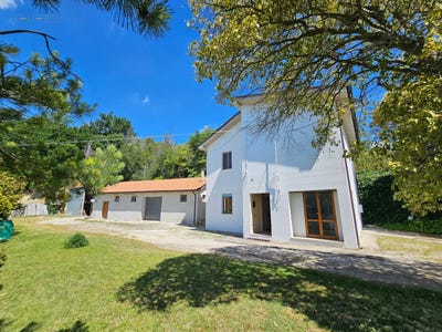 /international/it/contrada-crocefisso-11-12-carassai-marche-310108241751/