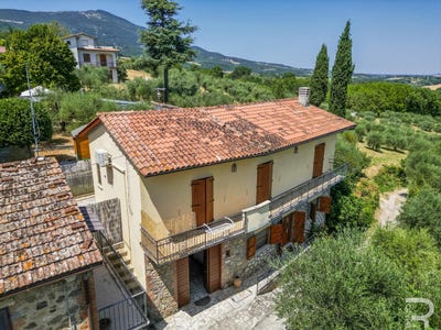 /international/it/cetona-tuscany-310104301539/