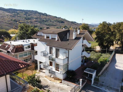 /international/it/via-dei-tigli-2-ripatransone-marche-310103636222/