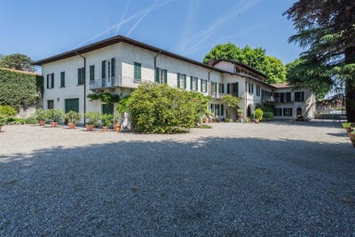 /international/it/travedona-monate-lombardy-310108839711/
