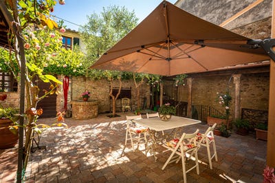 /international/it/lajatico-tuscany-310107888281/