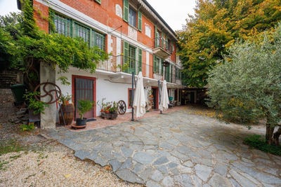 /international/it/albugnano-piedmont-310105300526/