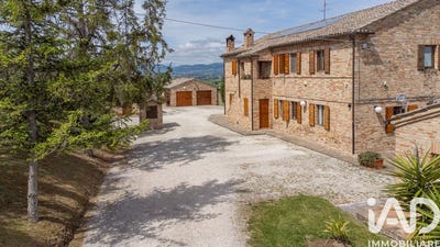 /international/it/montecassiano-marche-310108454678/