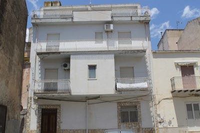 /international/it/via-d-angelo-cianciana-sicily-310107561432/