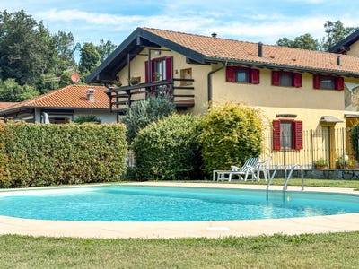 /international/it/bolzano-novarese-piedmont-310108244690/