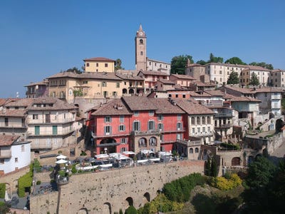 /international/it/monforte-d-alba-monforte-d-alba-piedmont-310103781582/